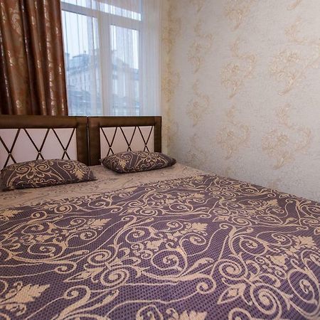Baker'S Street Vandrarhem Lviv Exteriör bild