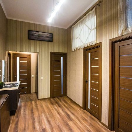 Baker'S Street Vandrarhem Lviv Exteriör bild