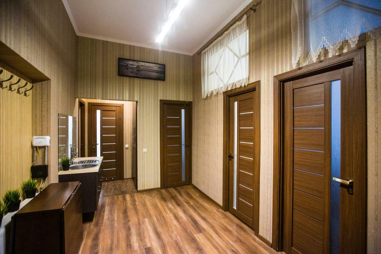 Baker'S Street Vandrarhem Lviv Exteriör bild