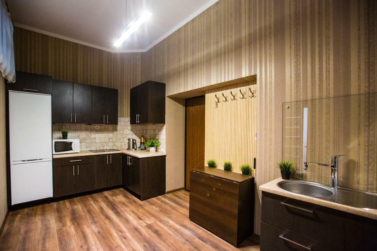 Baker'S Street Vandrarhem Lviv Exteriör bild