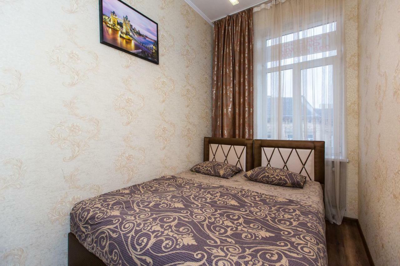 Baker'S Street Vandrarhem Lviv Exteriör bild