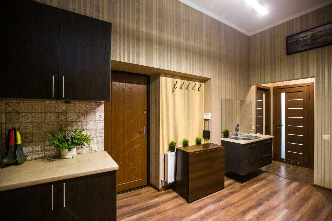 Baker'S Street Vandrarhem Lviv Exteriör bild