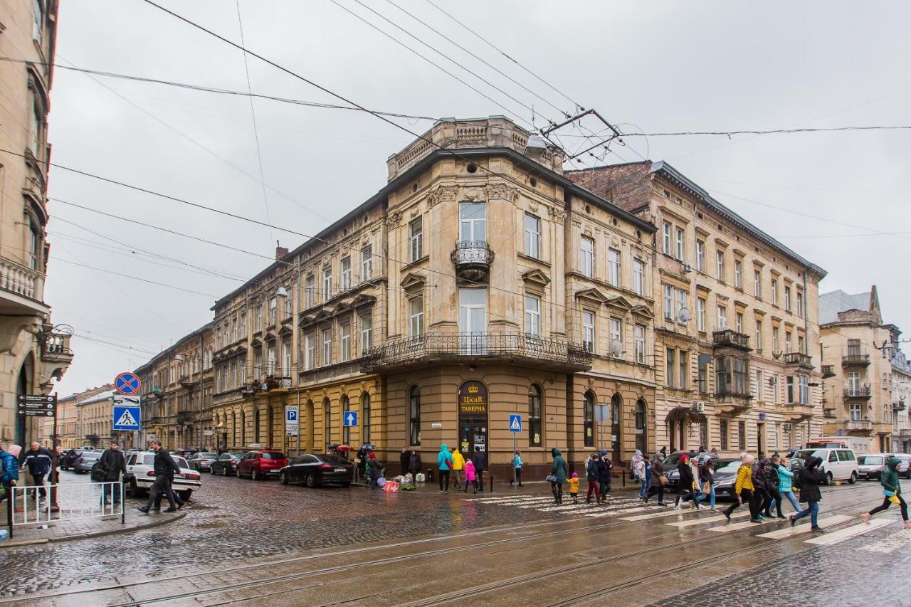 Baker'S Street Vandrarhem Lviv Exteriör bild